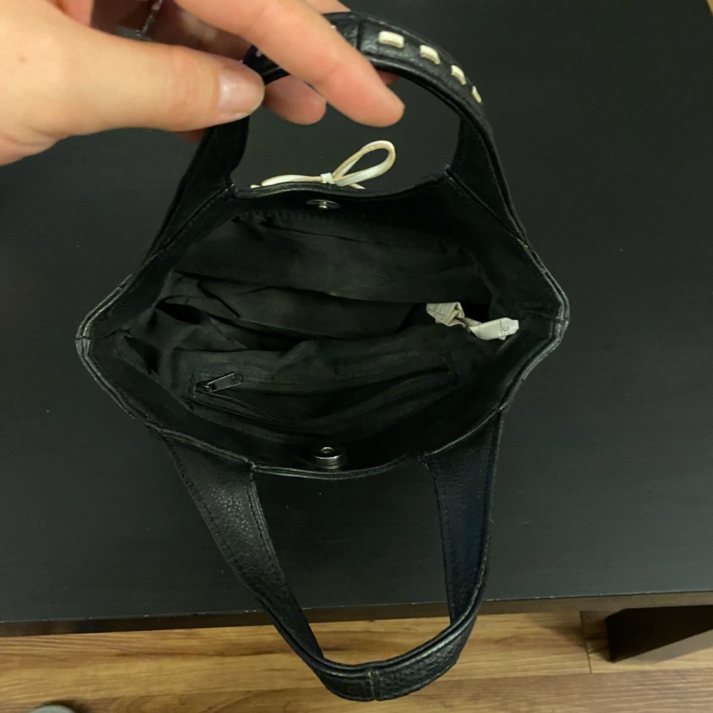 Cute Handbag with Bow - Picture 3 of 4